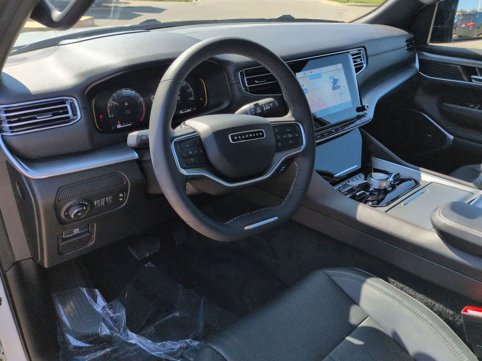 Thumbnail: 2024 Jeep Wagoneer - 10