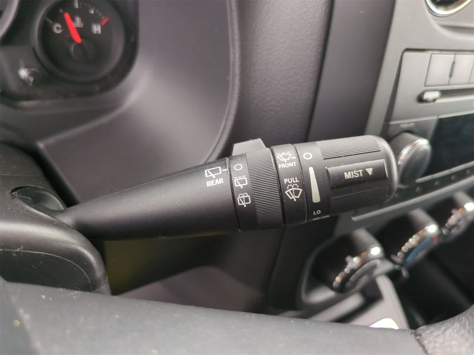 Thumbnail: 2012 Jeep Patriot - 23