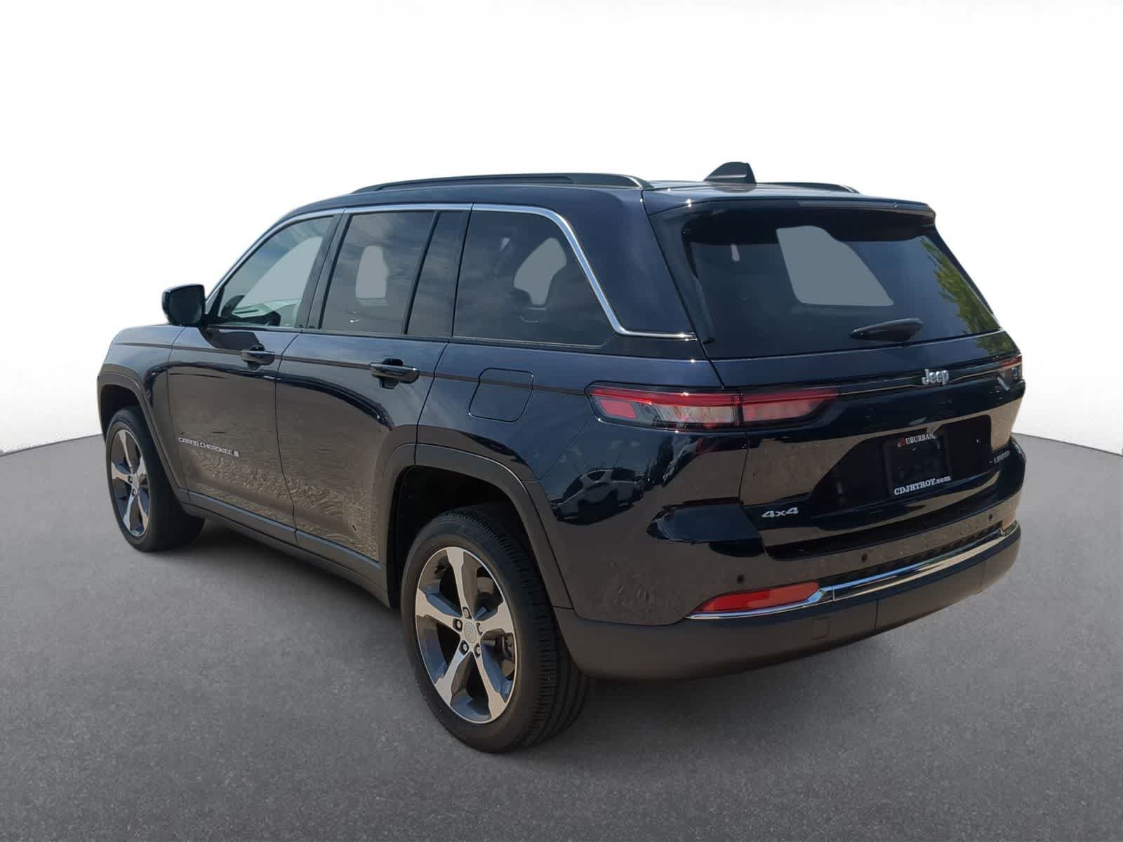 Thumbnail: 2024 Jeep Grand Cherokee - 6
