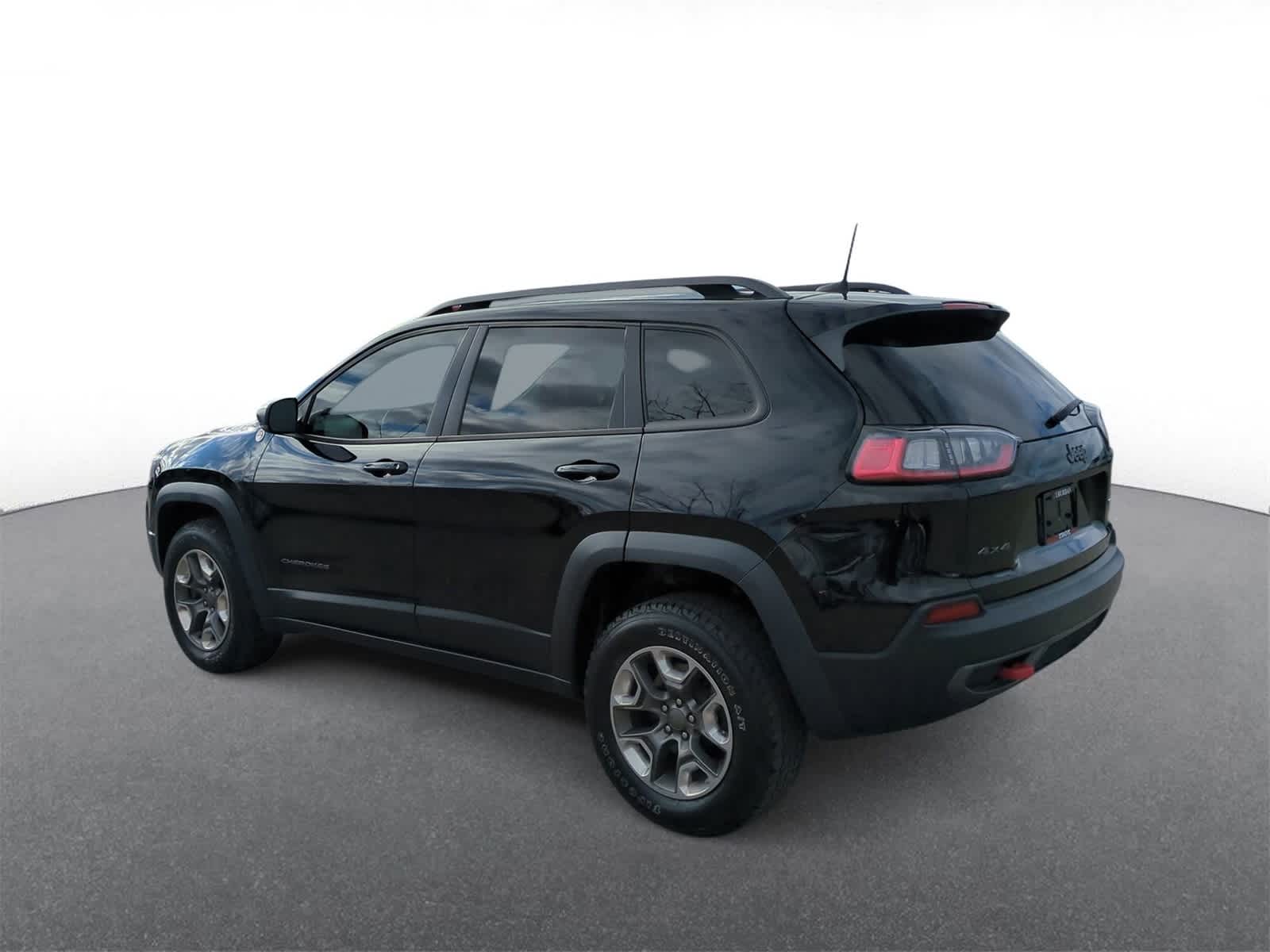 Thumbnail: 2019 Jeep Cherokee - 6