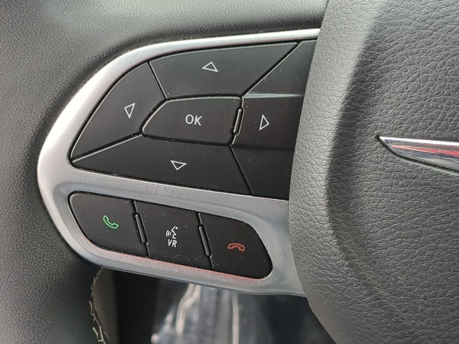 Thumbnail: 2023 Chrysler Pacifica - 22