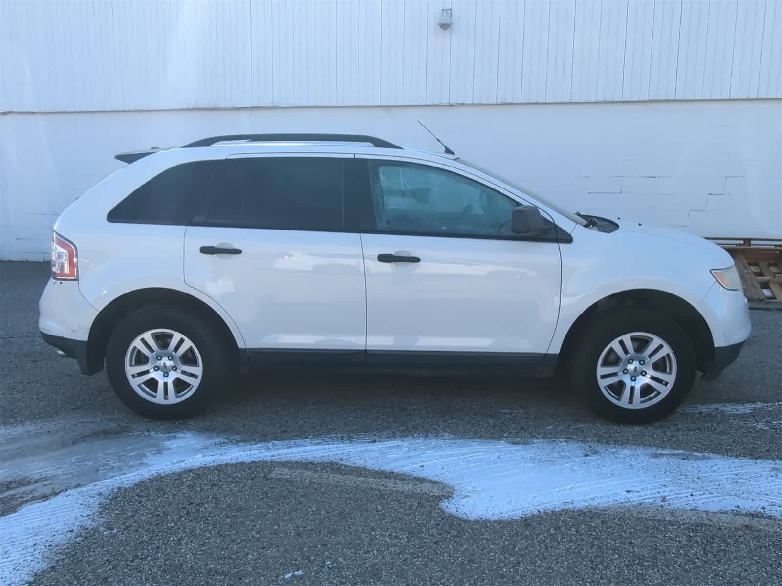 Thumbnail: 2010 Ford Edge - 15