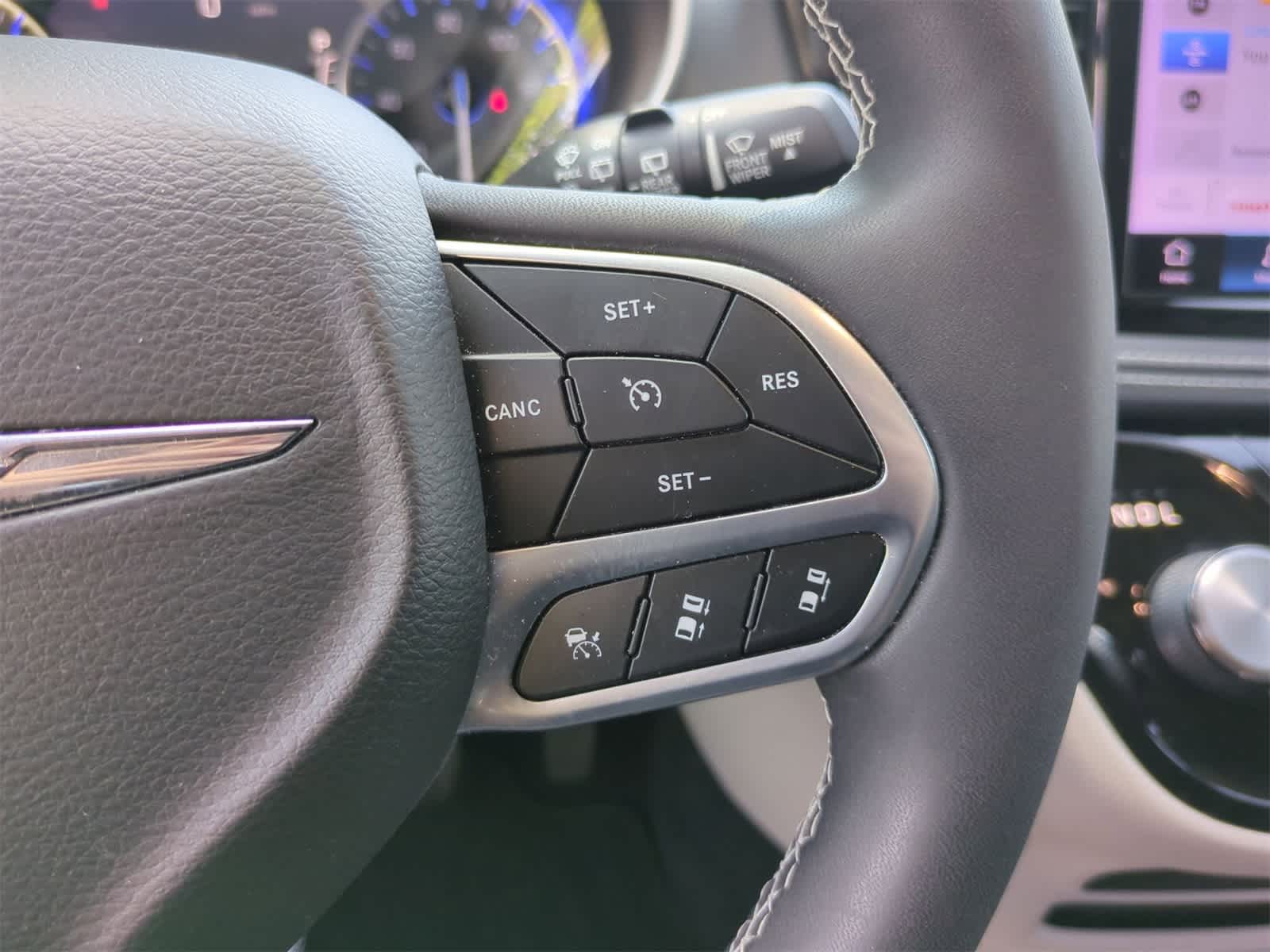 2022 Chrysler Pacifica Touring L 22