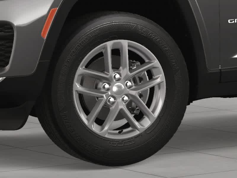 2025 Jeep Grand Cherokee Laredo 11