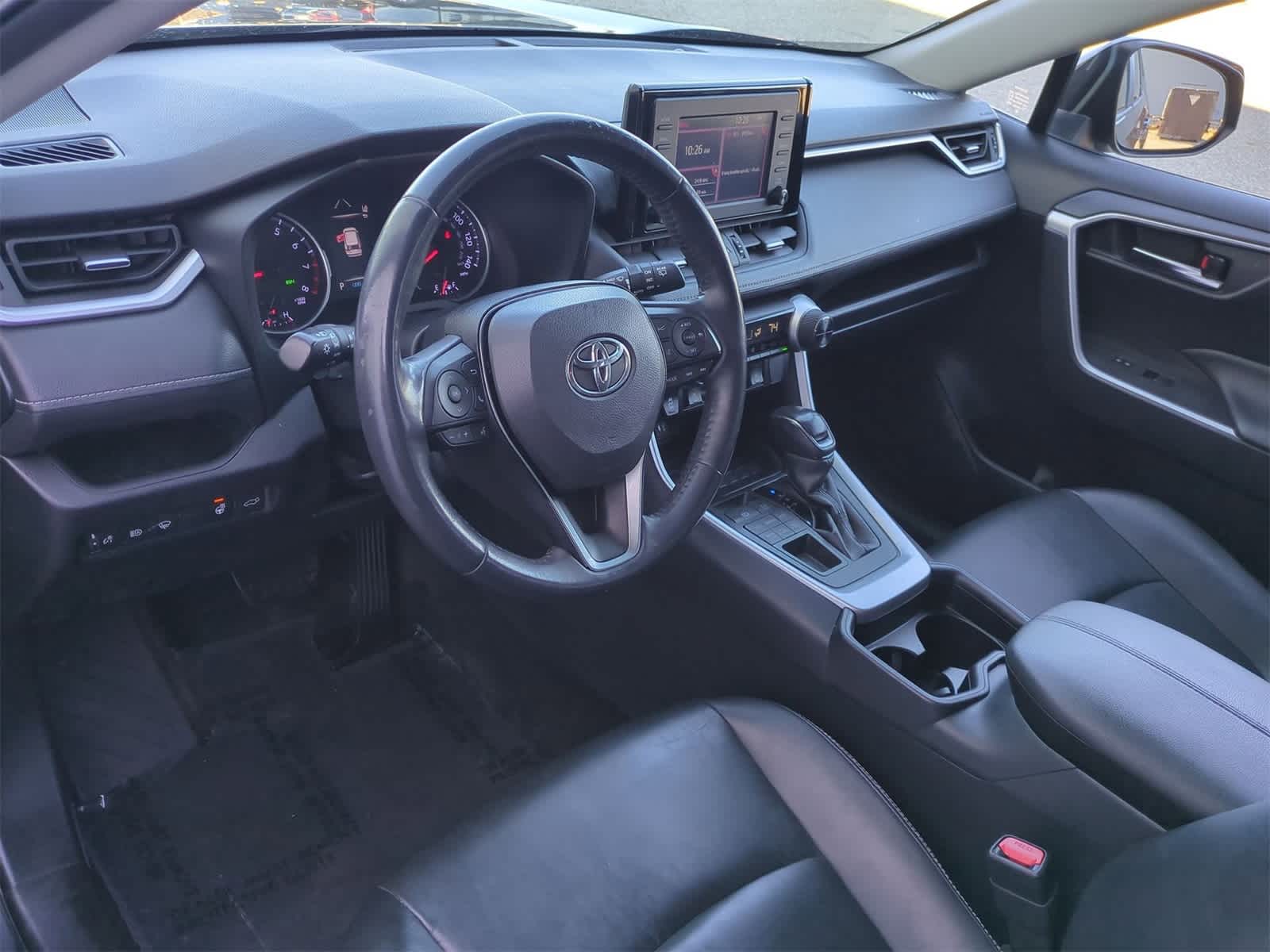 Thumbnail: 2019 Toyota RAV4 - 10
