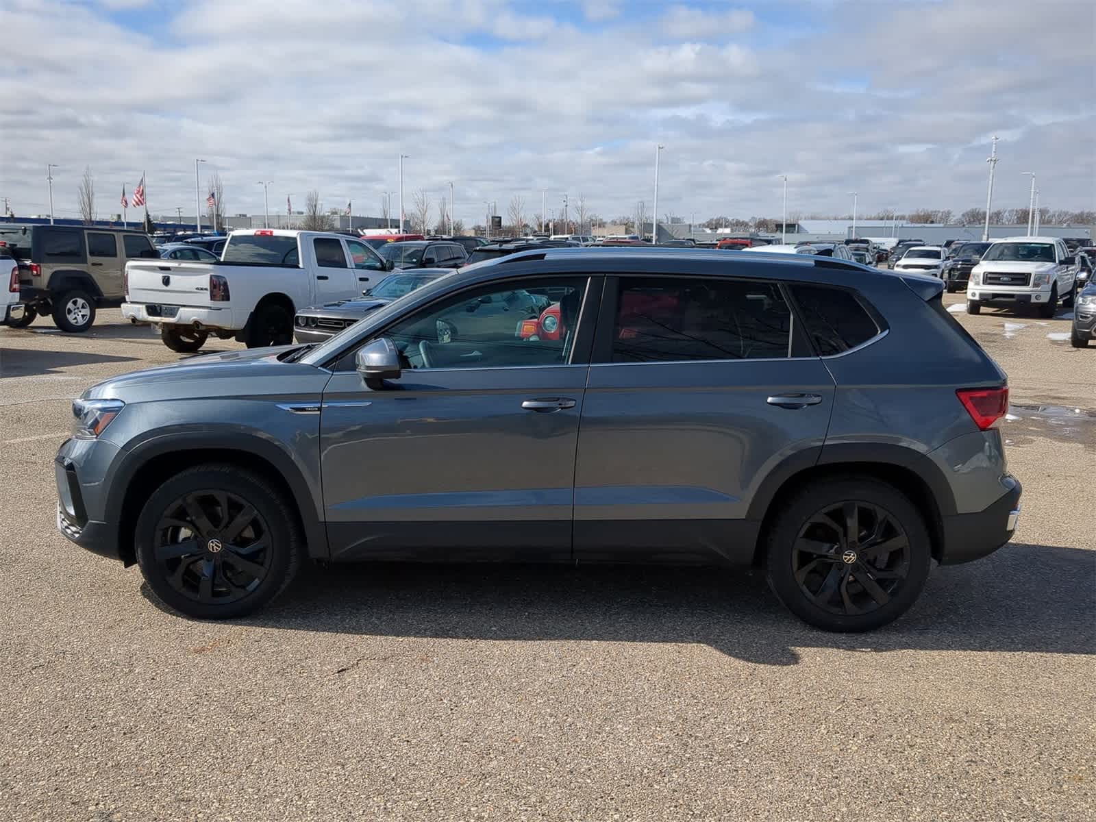 Thumbnail: 2022 Volkswagen Taos - 11