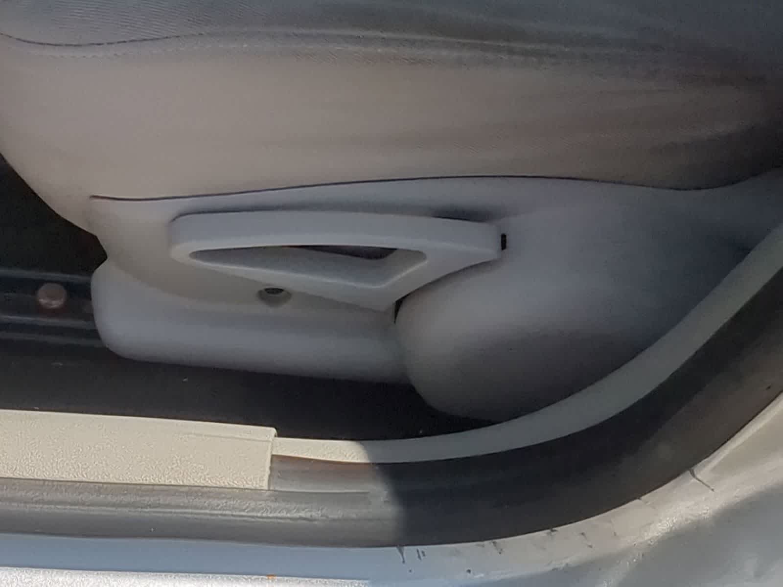 Thumbnail: 2010 Chevrolet Cobalt - 17