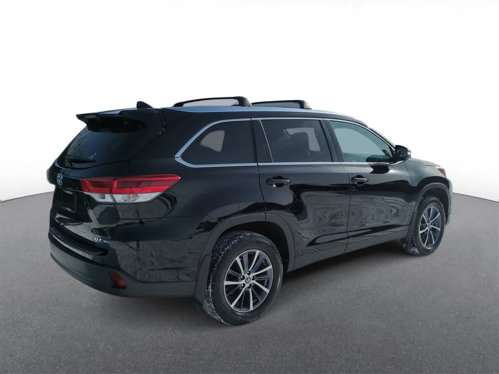 Thumbnail: 2019 Toyota Highlander - 8