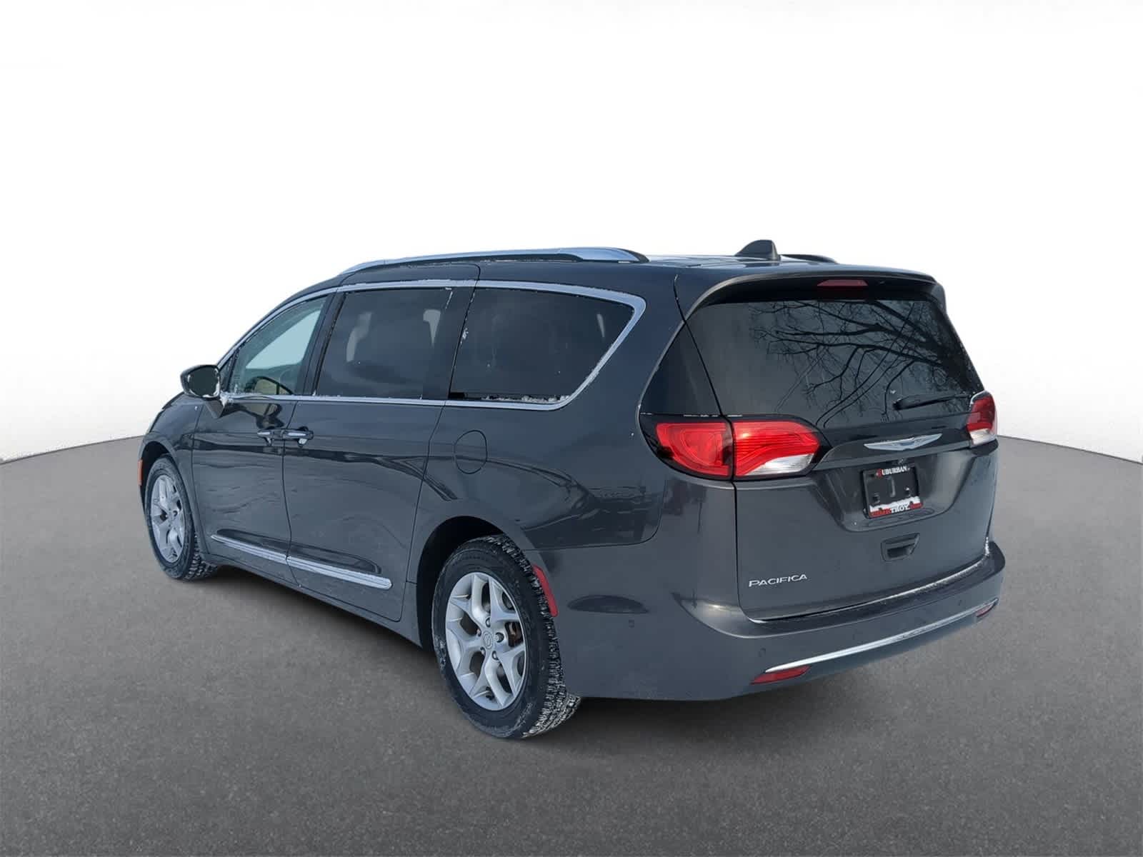 Thumbnail: 2017 Chrysler Pacifica - 6