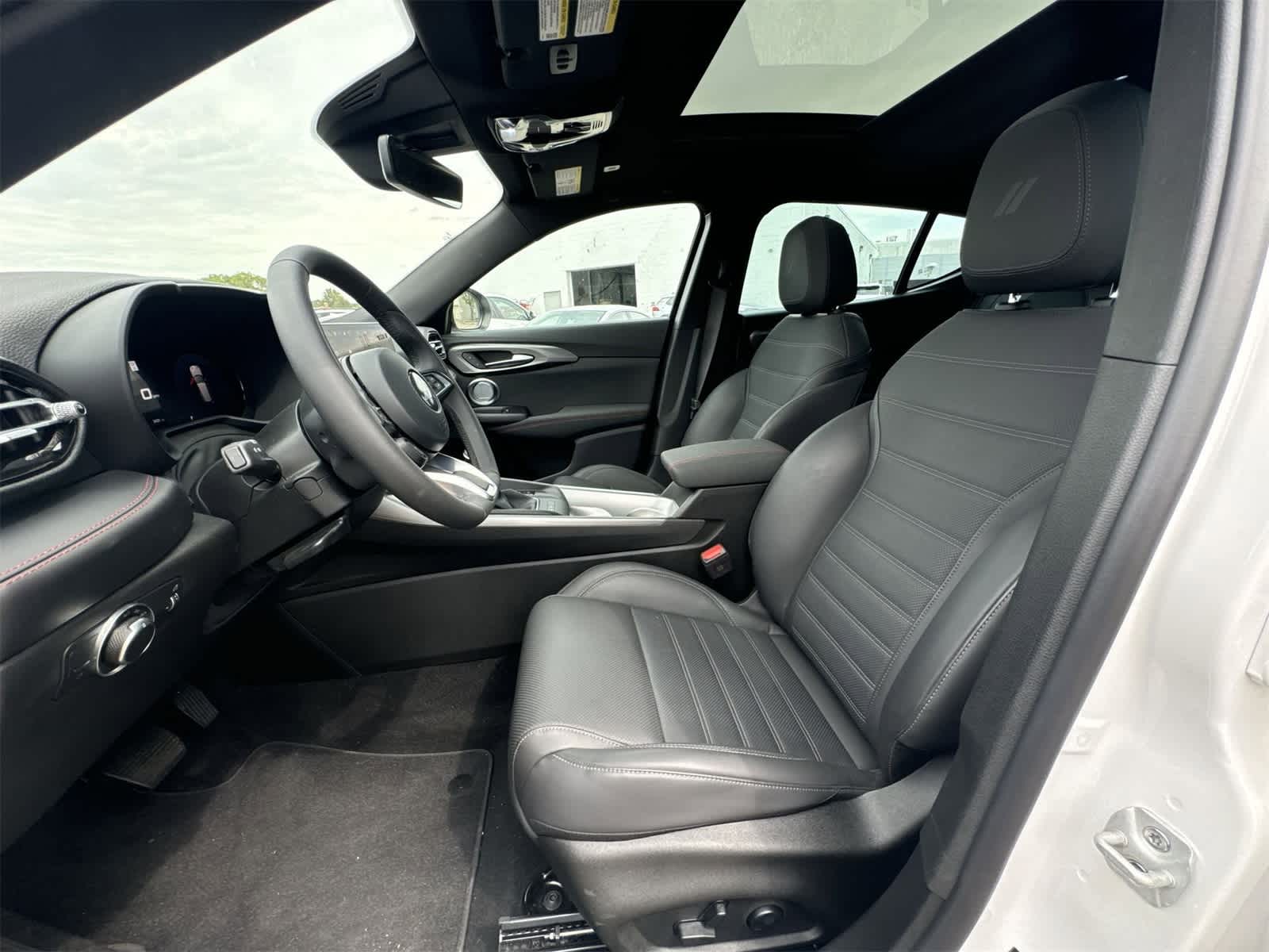 Thumbnail: 2024 Dodge Hornet - 17