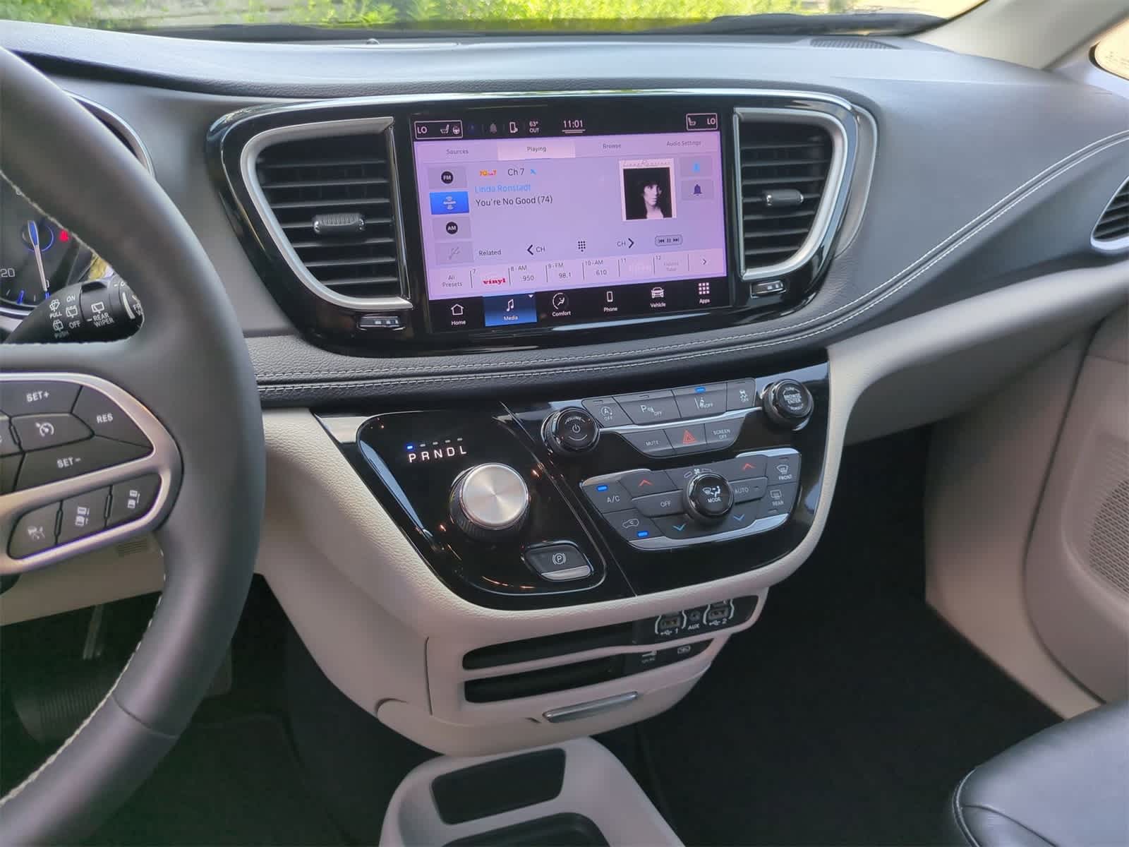 2022 Chrysler Pacifica Touring L 25
