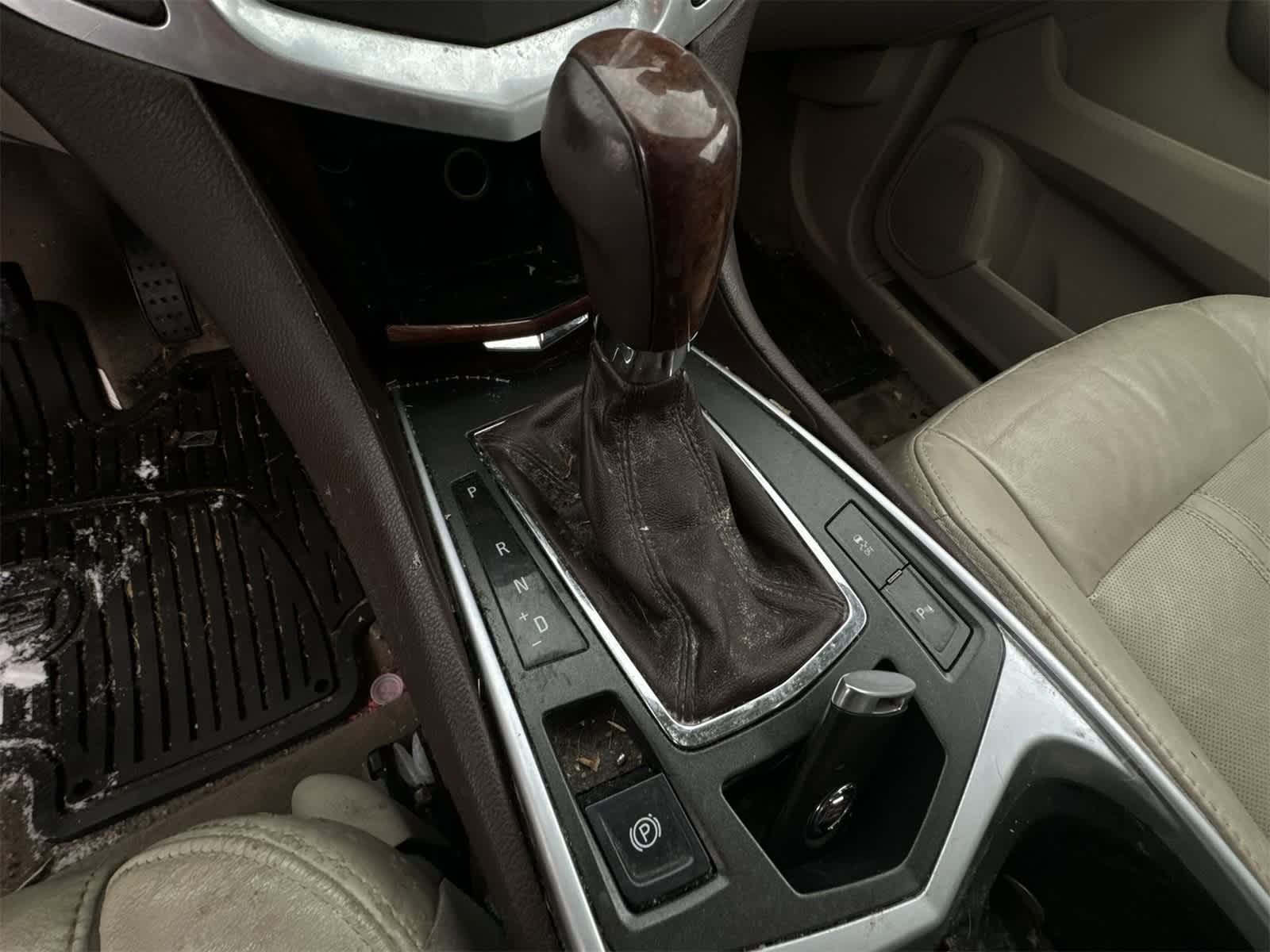 Thumbnail: 2010 Cadillac SRX - 30