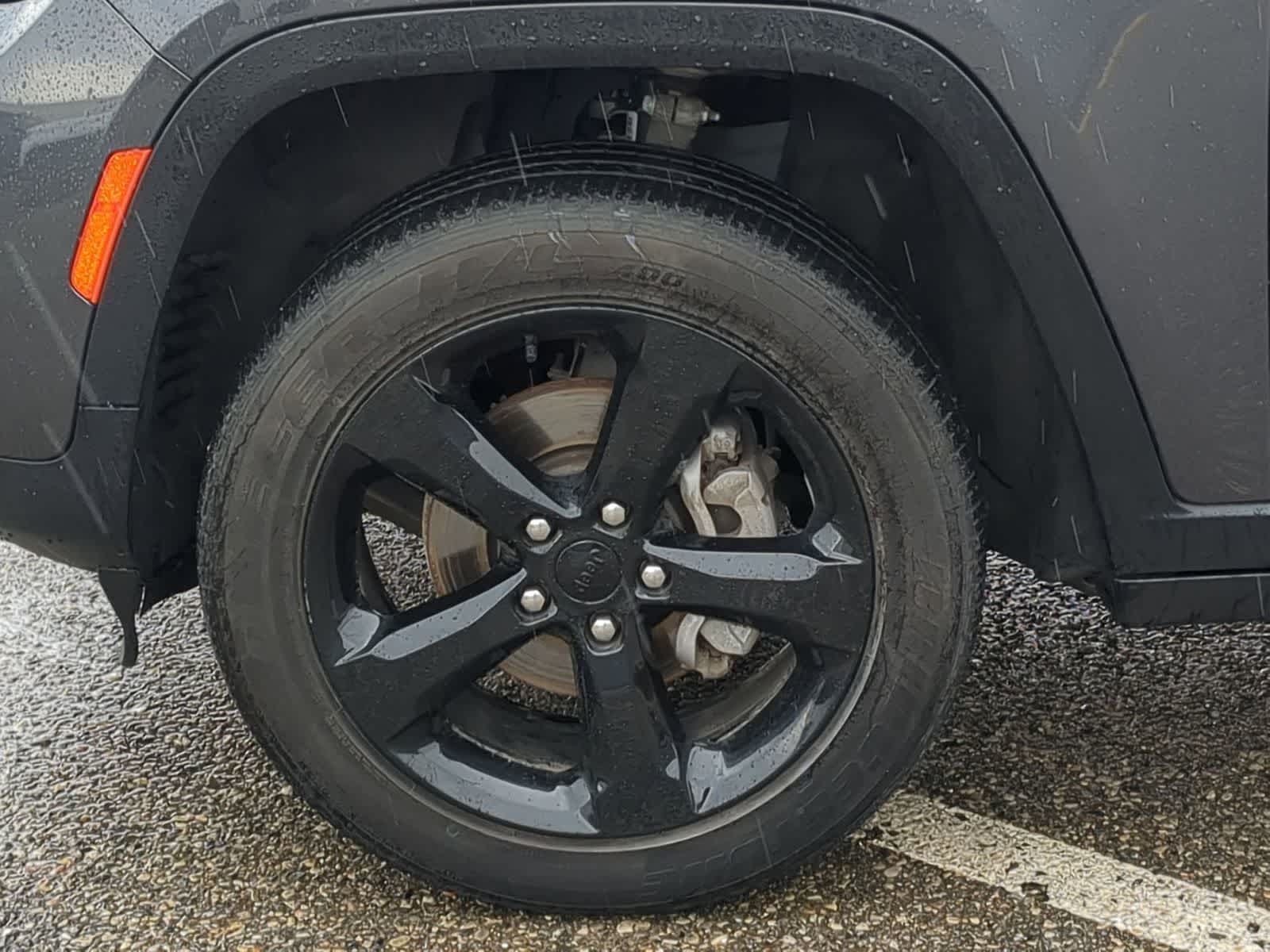 Thumbnail: 2022 Jeep Grand Cherokee - 14