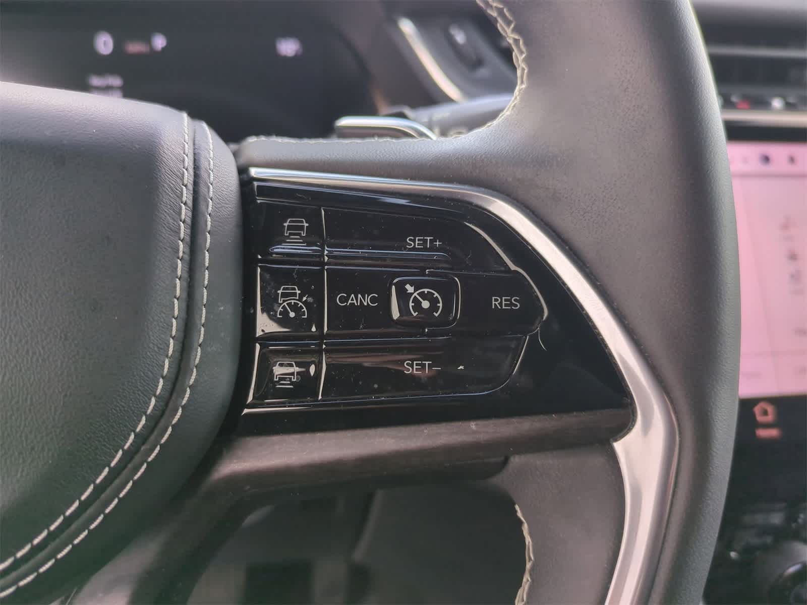 Thumbnail: 2023 Jeep Grand Cherokee - 24