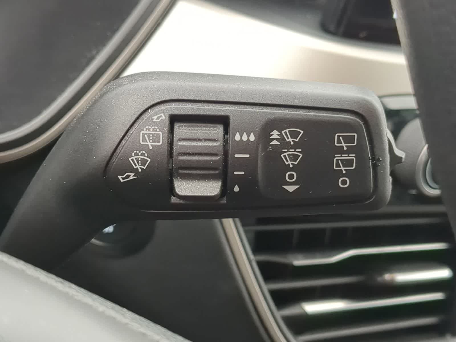 Thumbnail: 2020 Ford Escape - 25