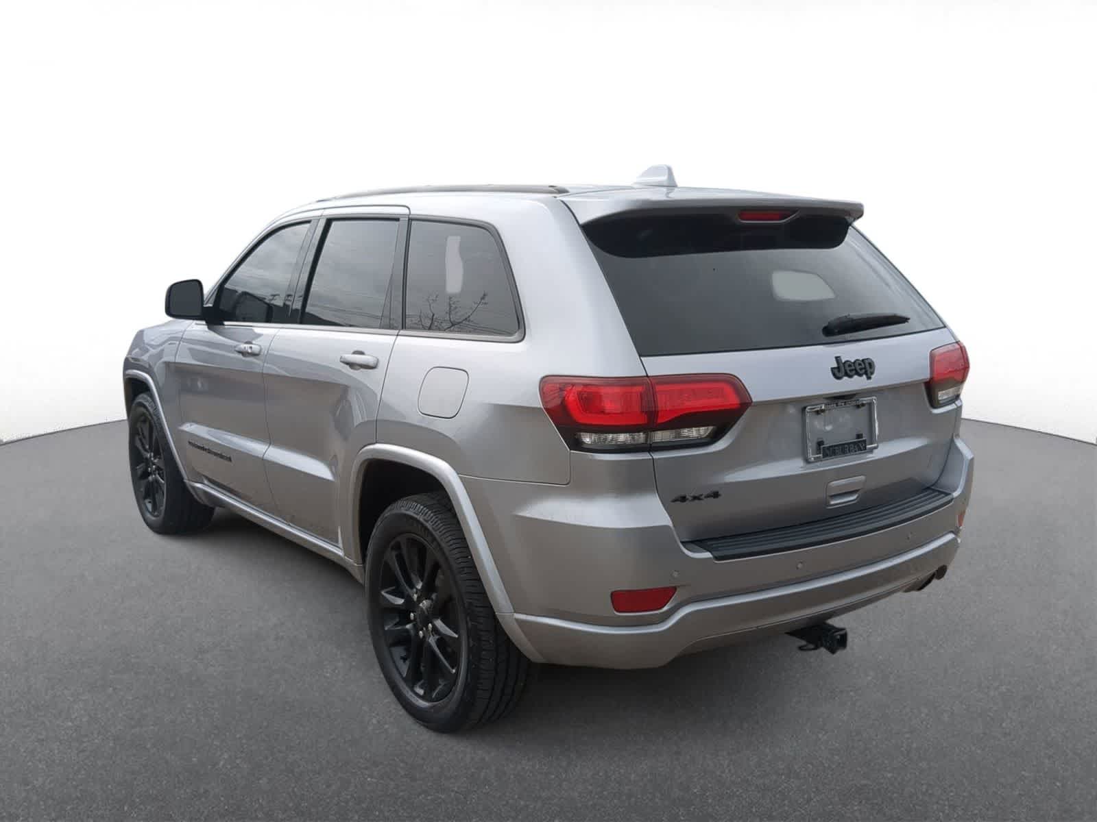 Thumbnail: 2020 Jeep Grand Cherokee - 6