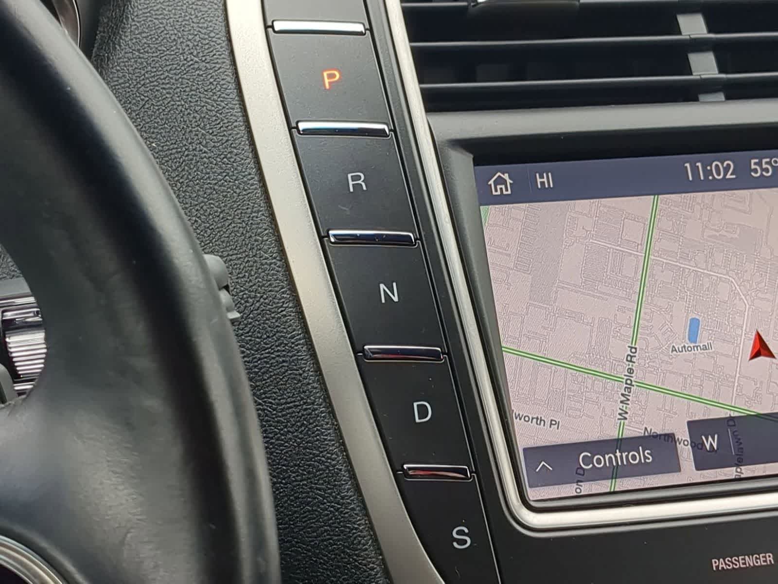 Thumbnail: 2020 Lincoln Nautilus - 32