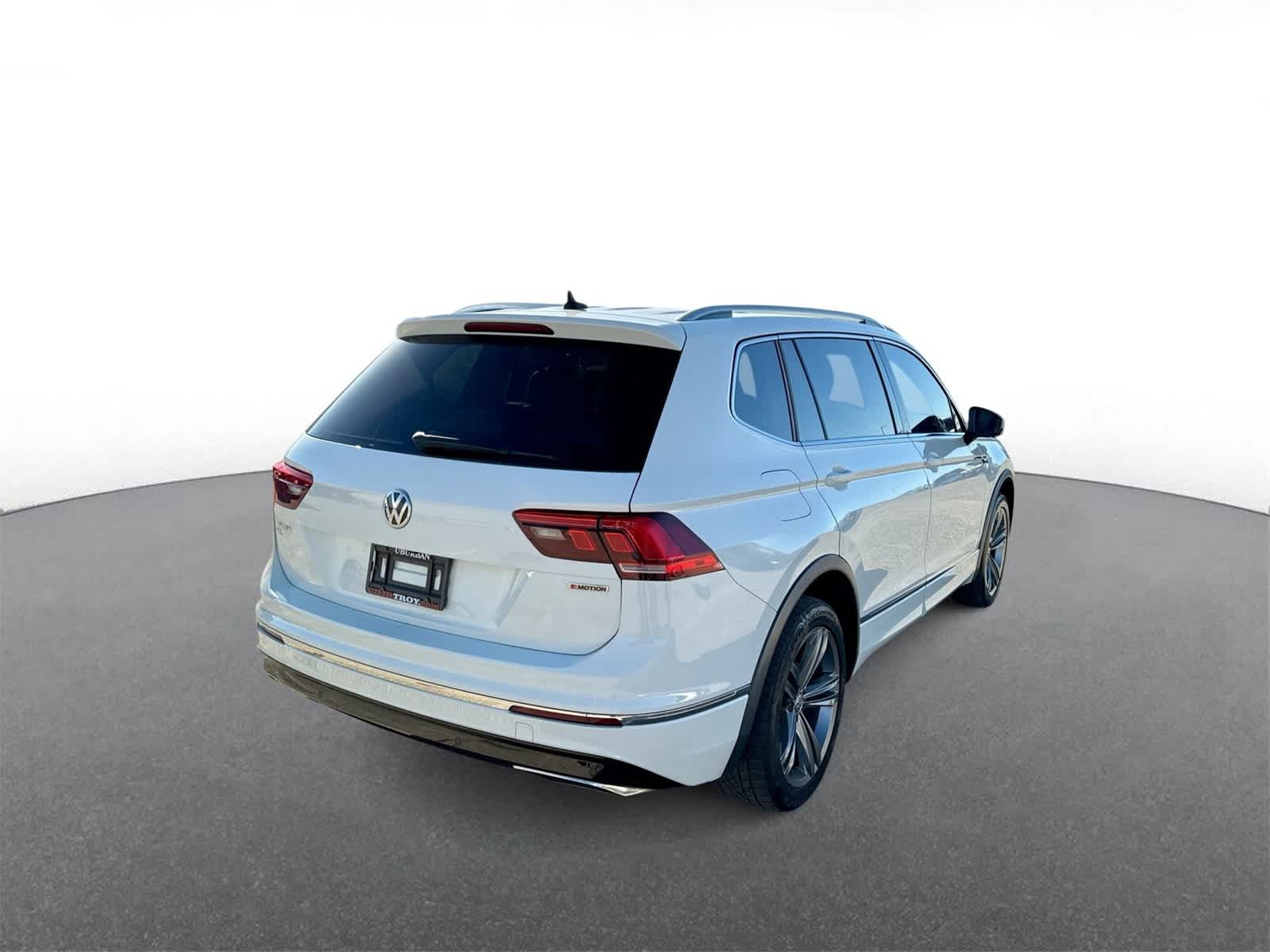 Thumbnail: 2019 Volkswagen Tiguan - 8