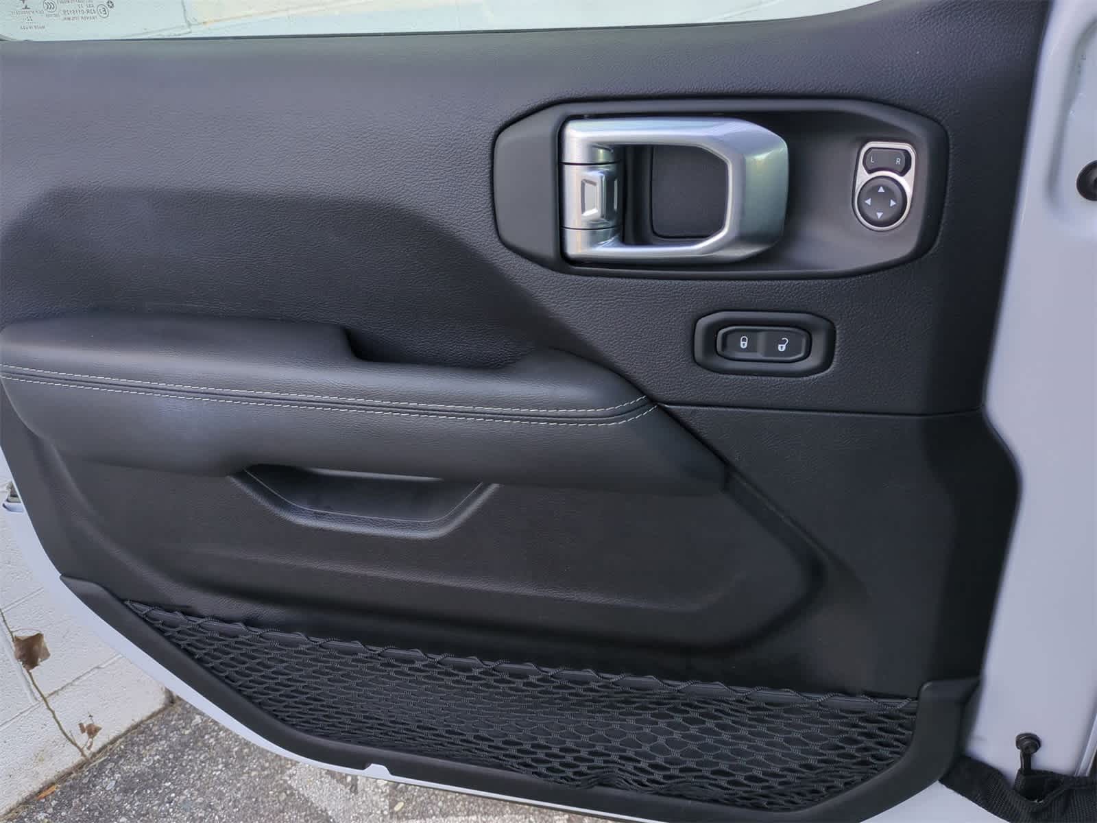 Thumbnail: 2023 Jeep Wrangler - 29