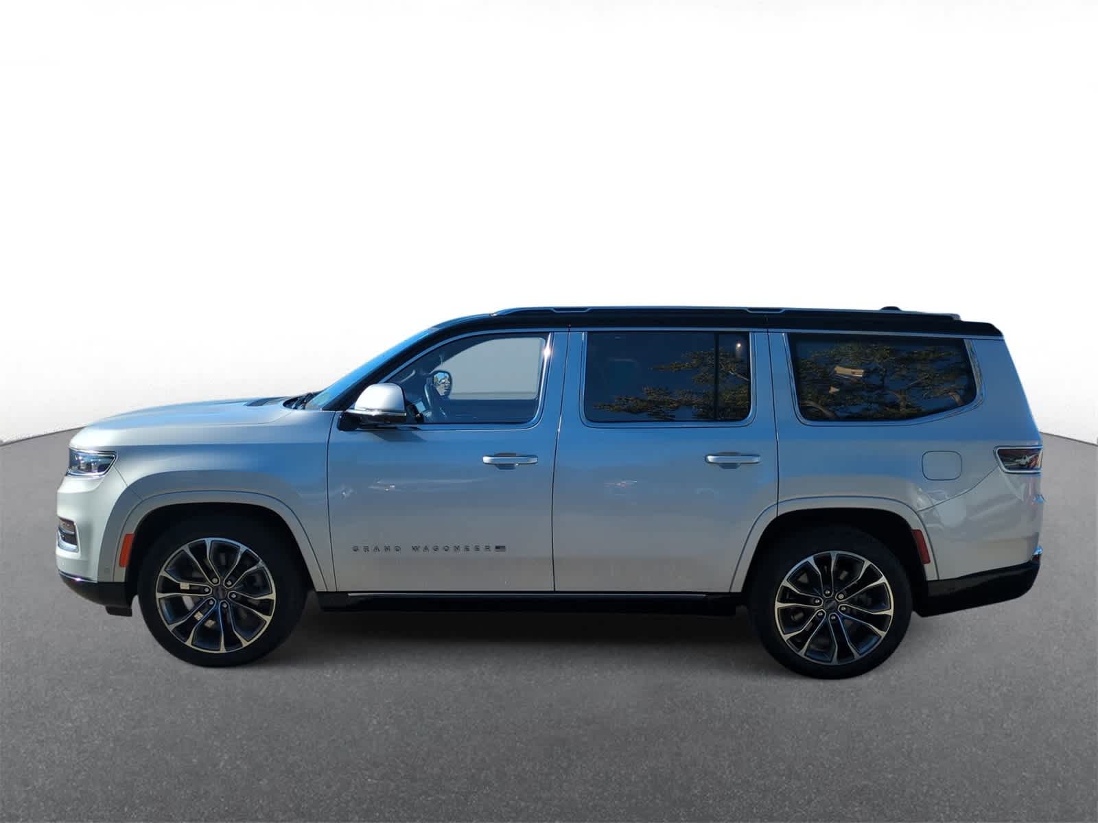 Thumbnail: 2022 Jeep Grand Wagoneer - 5