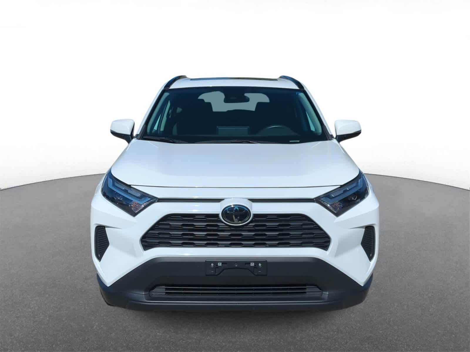 2023 Toyota RAV4 XLE photo 3