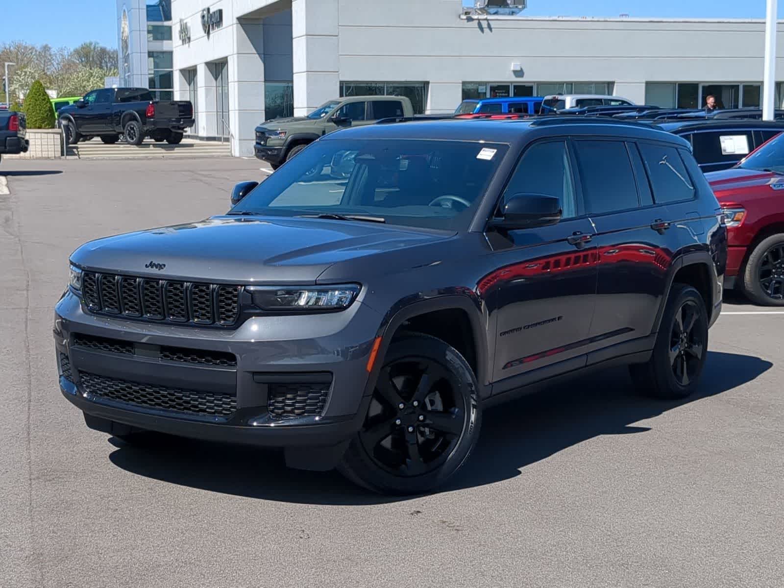 Thumbnail: 2022 Jeep Grand Cherokee L - 1