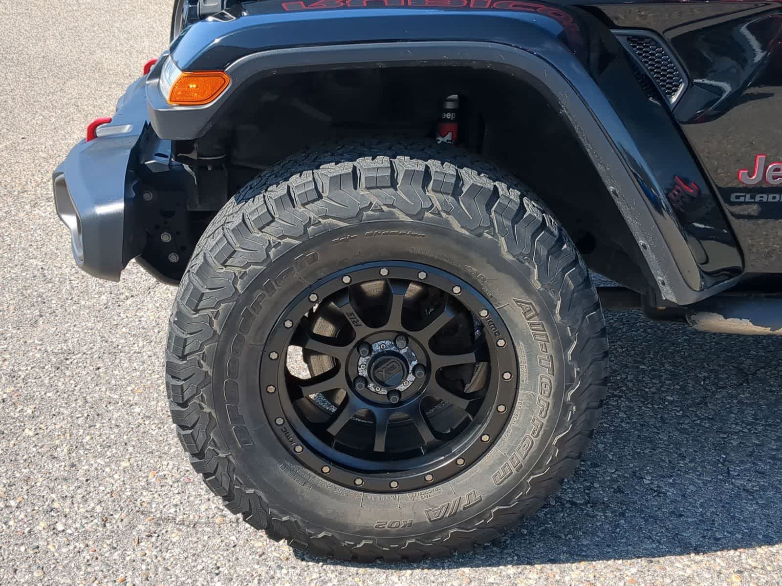 Thumbnail: 2020 Jeep Gladiator - 14