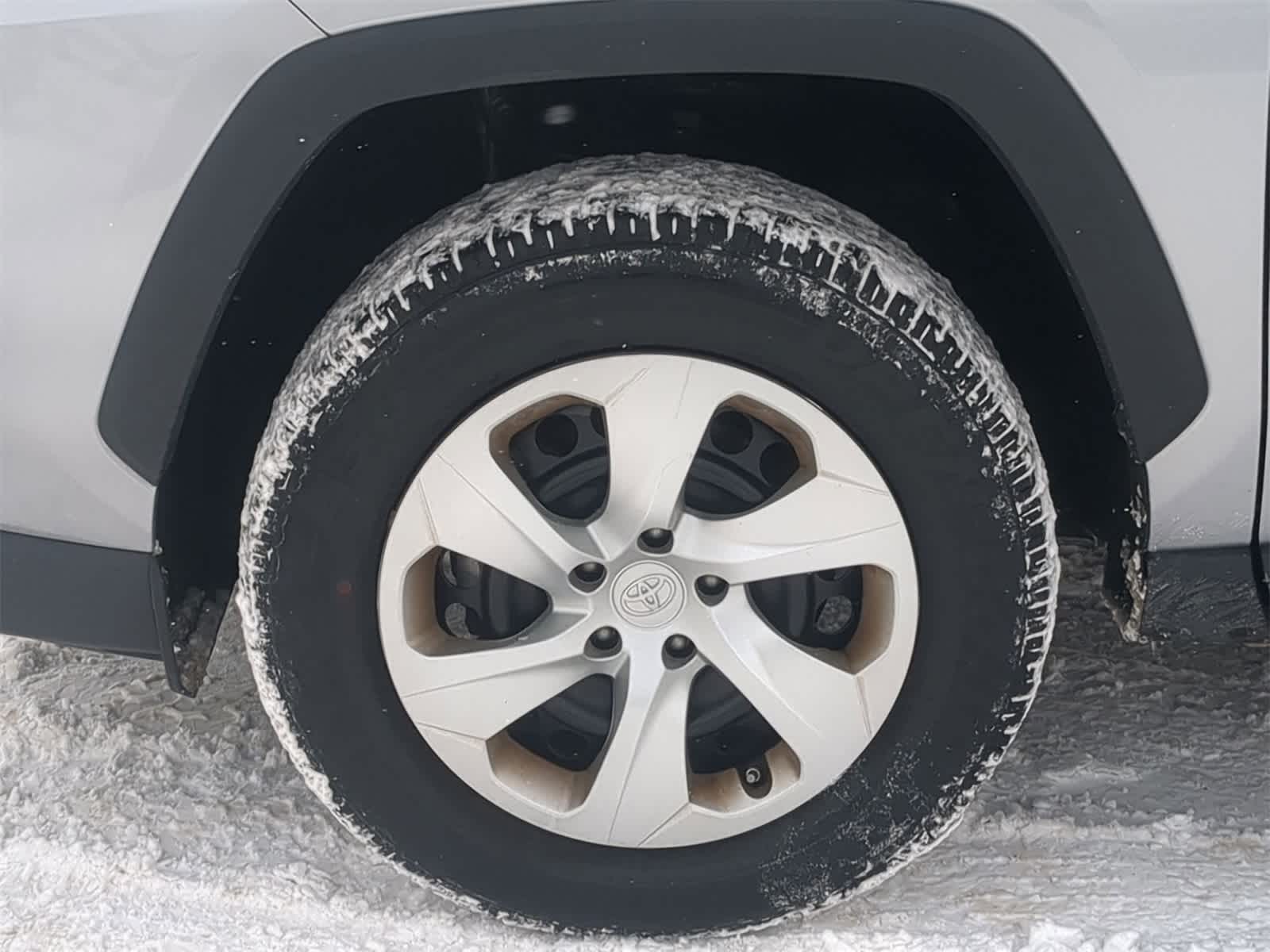 Thumbnail: 2022 Toyota RAV4 - 21