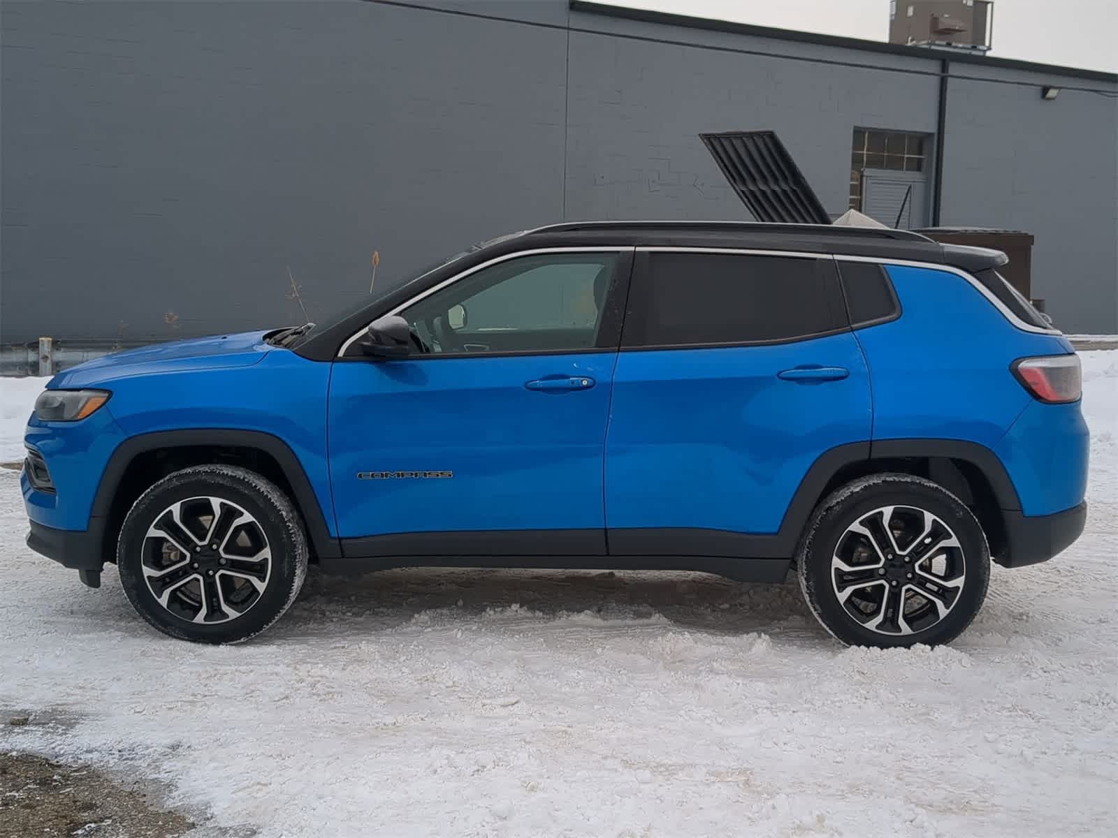 Thumbnail: 2023 Jeep Compass - 11