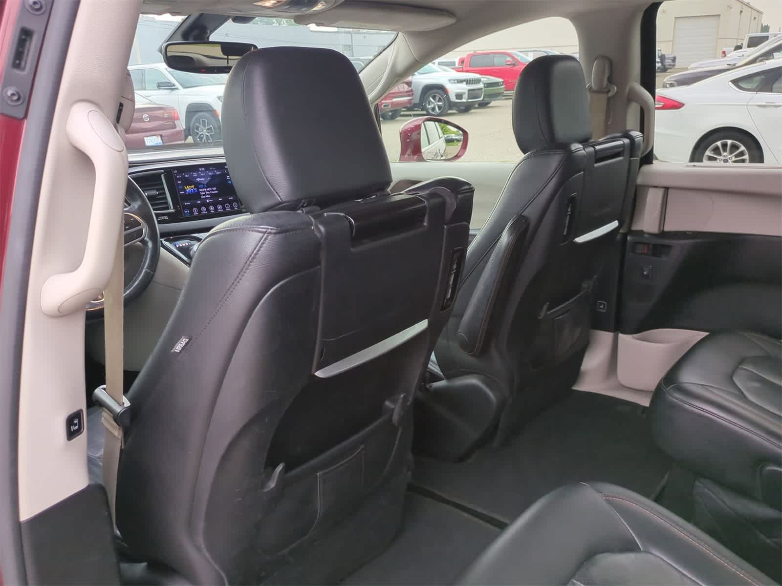 Thumbnail: 2018 Chrysler Pacifica - 16