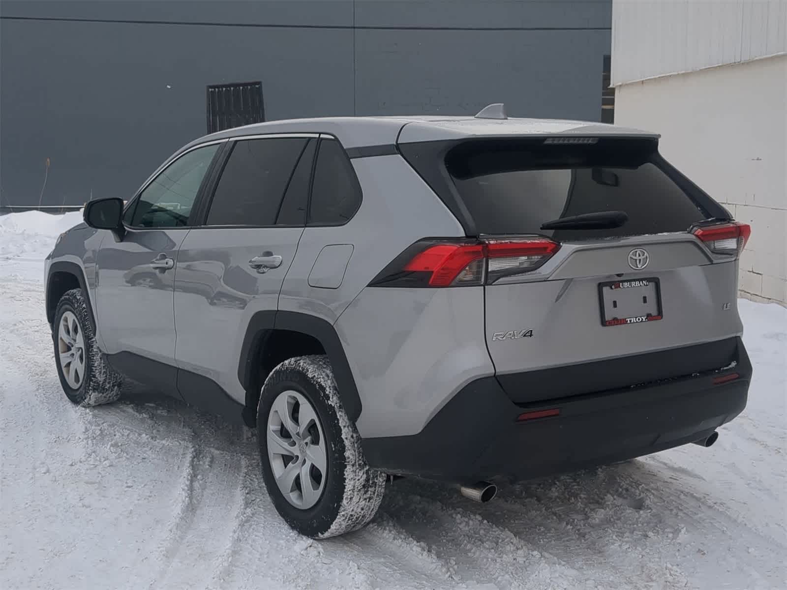 Thumbnail: 2022 Toyota RAV4 - 12