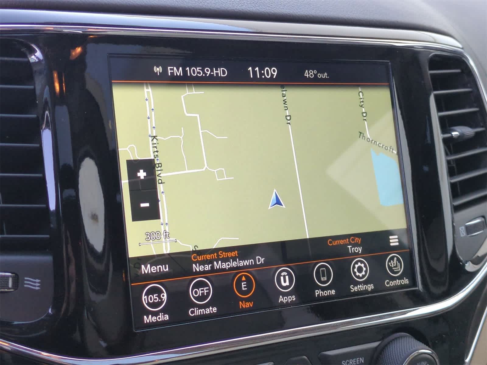 Thumbnail: 2019 Jeep Grand Cherokee - 28