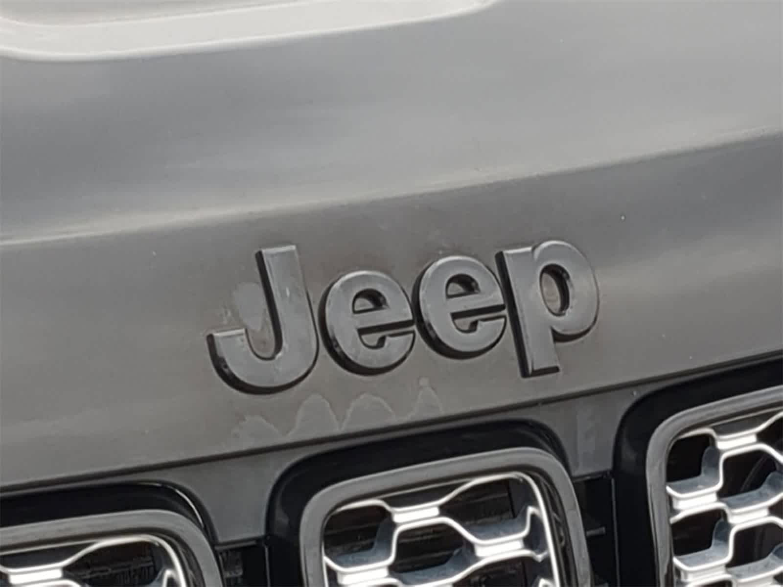 Thumbnail: 2022 Jeep Grand Cherokee - 19