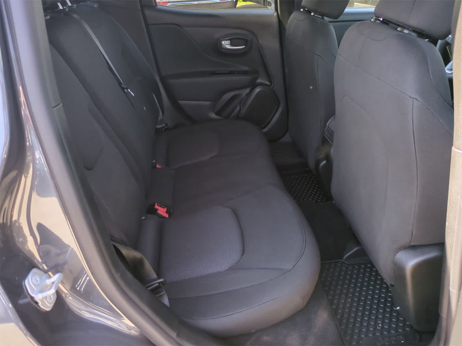 2023 Jeep Renegade Latitude 18
