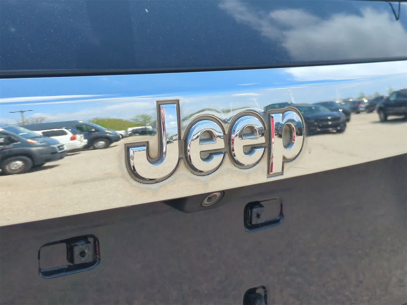2012 Jeep Grand Cherokee Overland 11