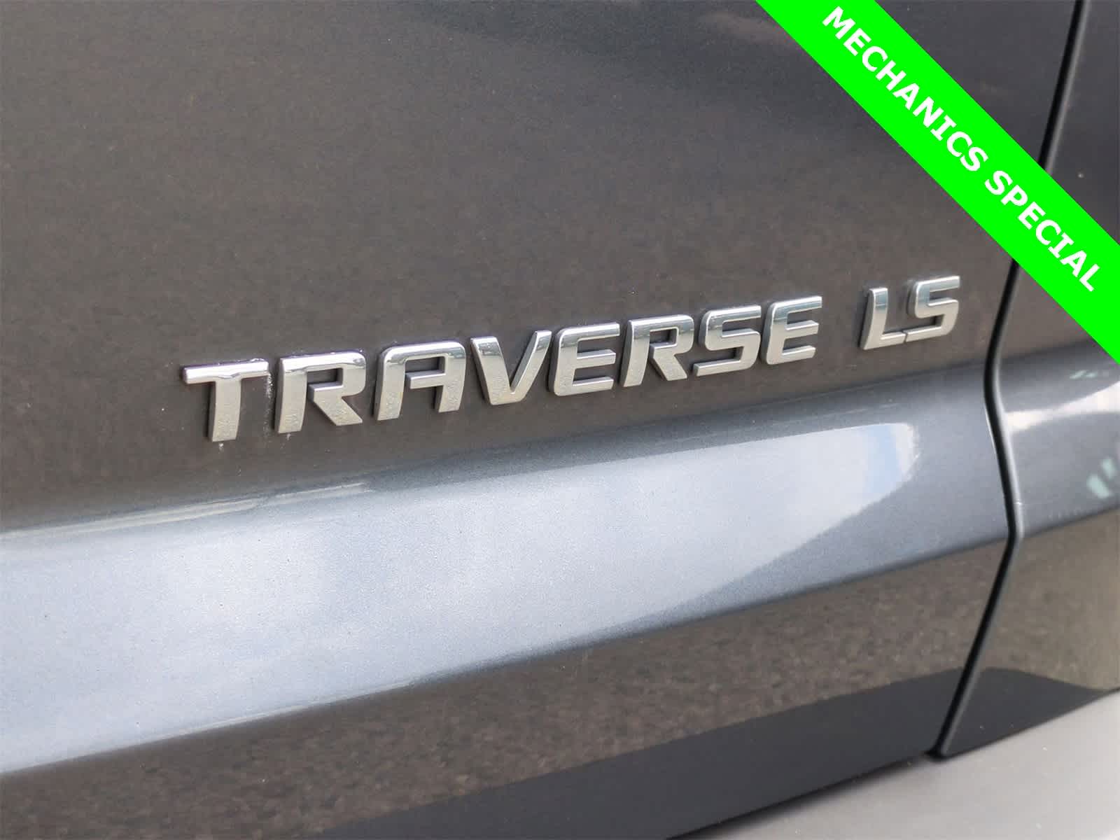 Thumbnail: 2011 Chevrolet Traverse - 12