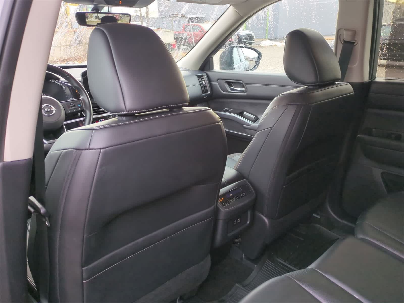 Thumbnail: 2023 Nissan Pathfinder - 17