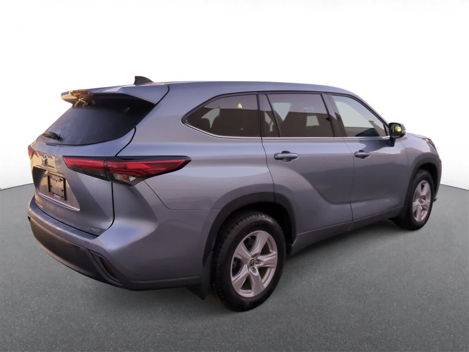 Thumbnail: 2022 Toyota Highlander - 8
