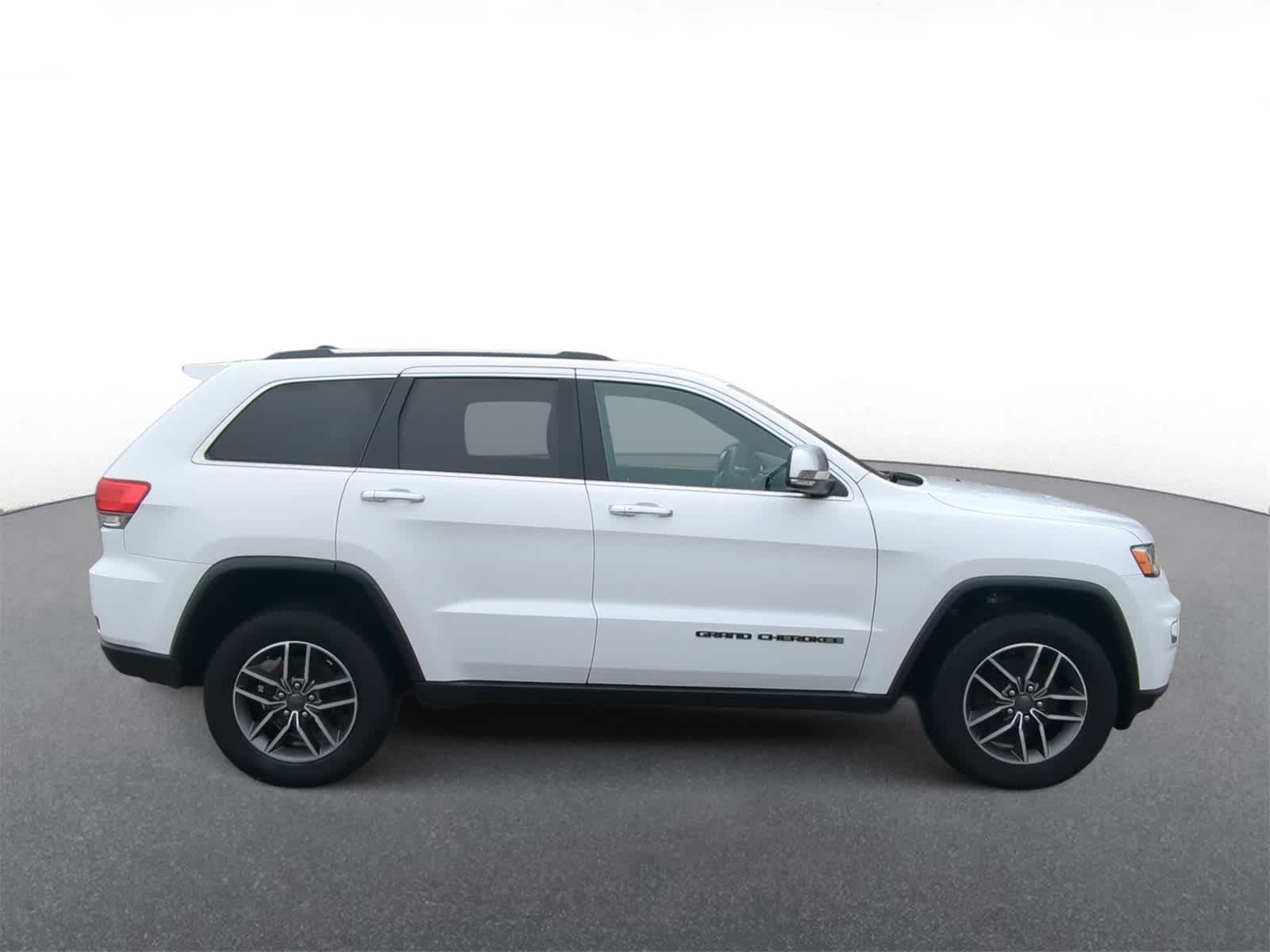 Thumbnail: 2019 Jeep Grand Cherokee - 9