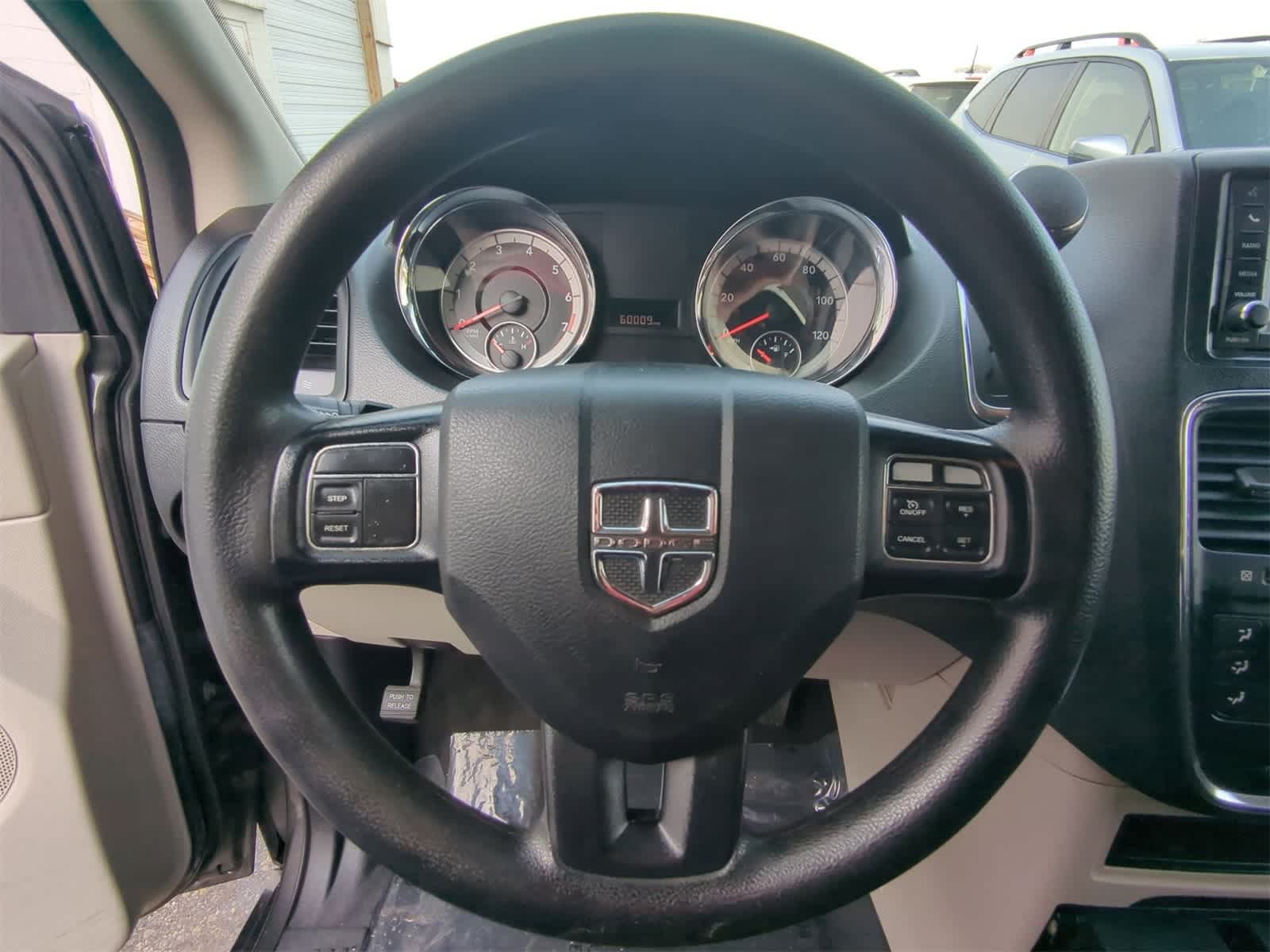 Thumbnail: 2018 Dodge Grand Caravan - 31