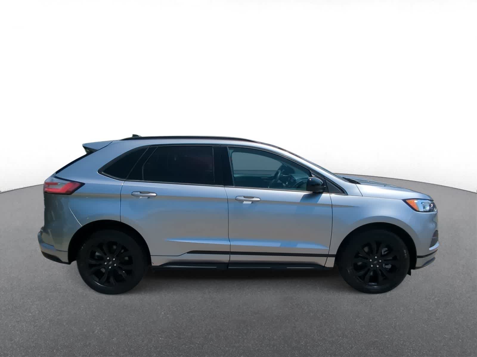 Thumbnail: 2022 Ford Edge - 9