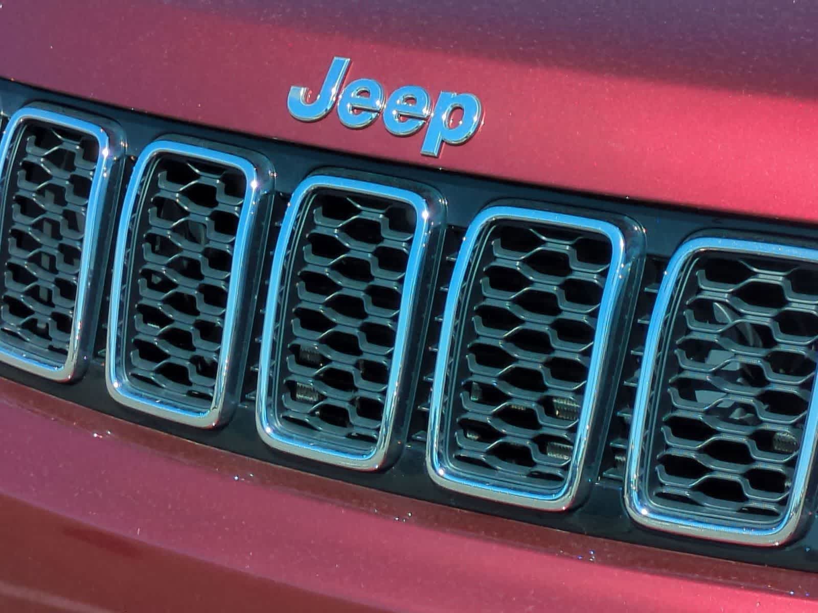 Thumbnail: 2021 Jeep Grand Cherokee - 12