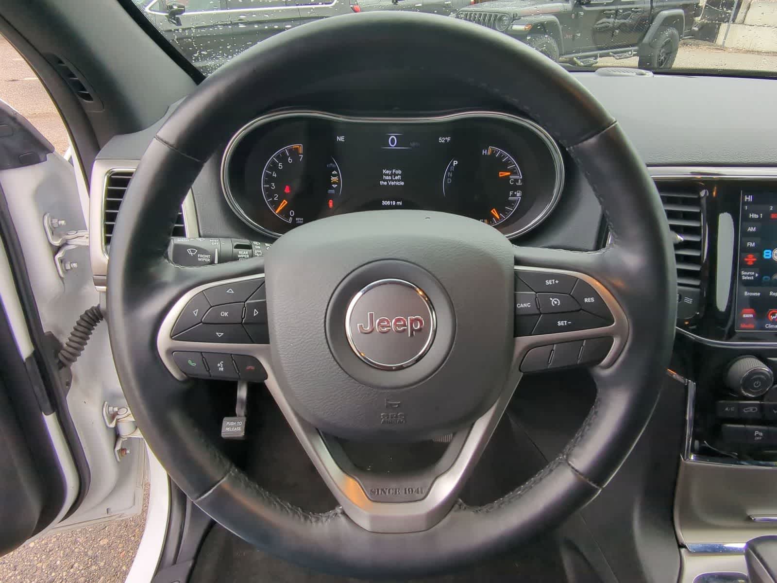 Thumbnail: 2022 Jeep Grand Cherokee - 22