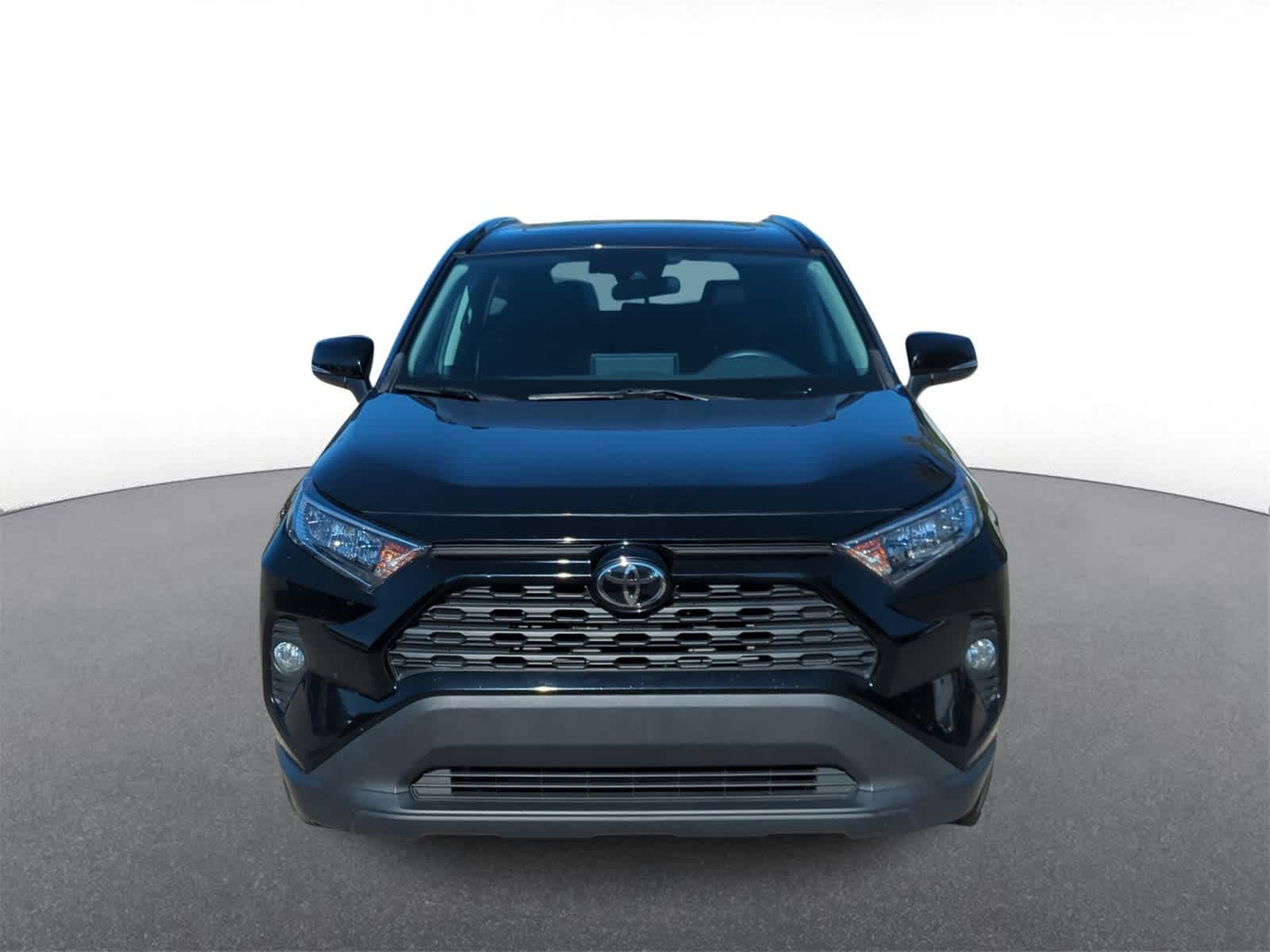 2021 Toyota RAV4 XLE photo 2