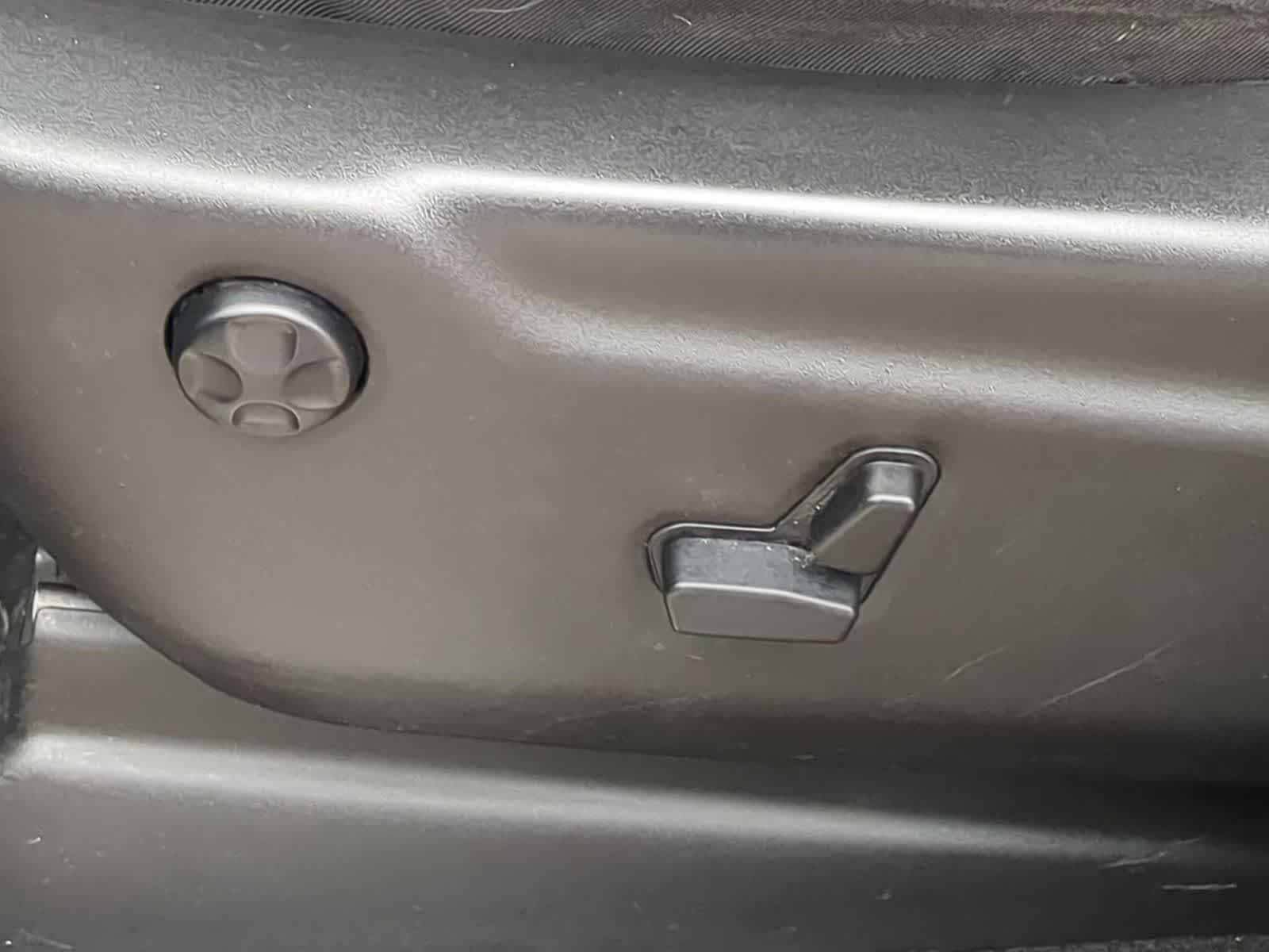 Thumbnail: 2021 Jeep Grand Cherokee - 17