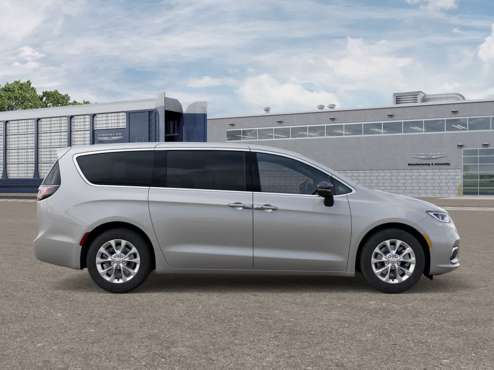 Thumbnail: 2026 Chrysler Pacifica - 21