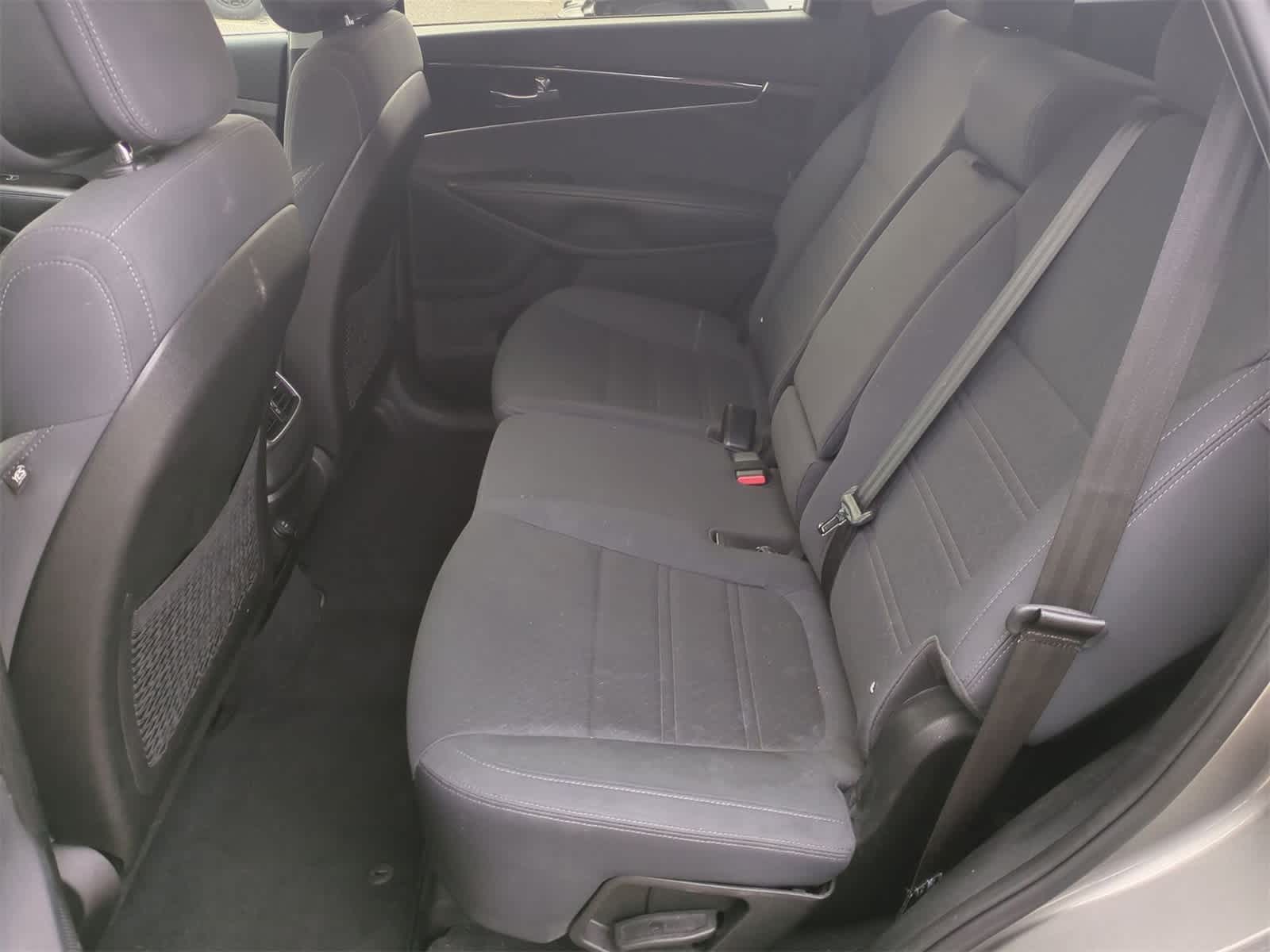 Thumbnail: 2016 Kia Sorento - 19