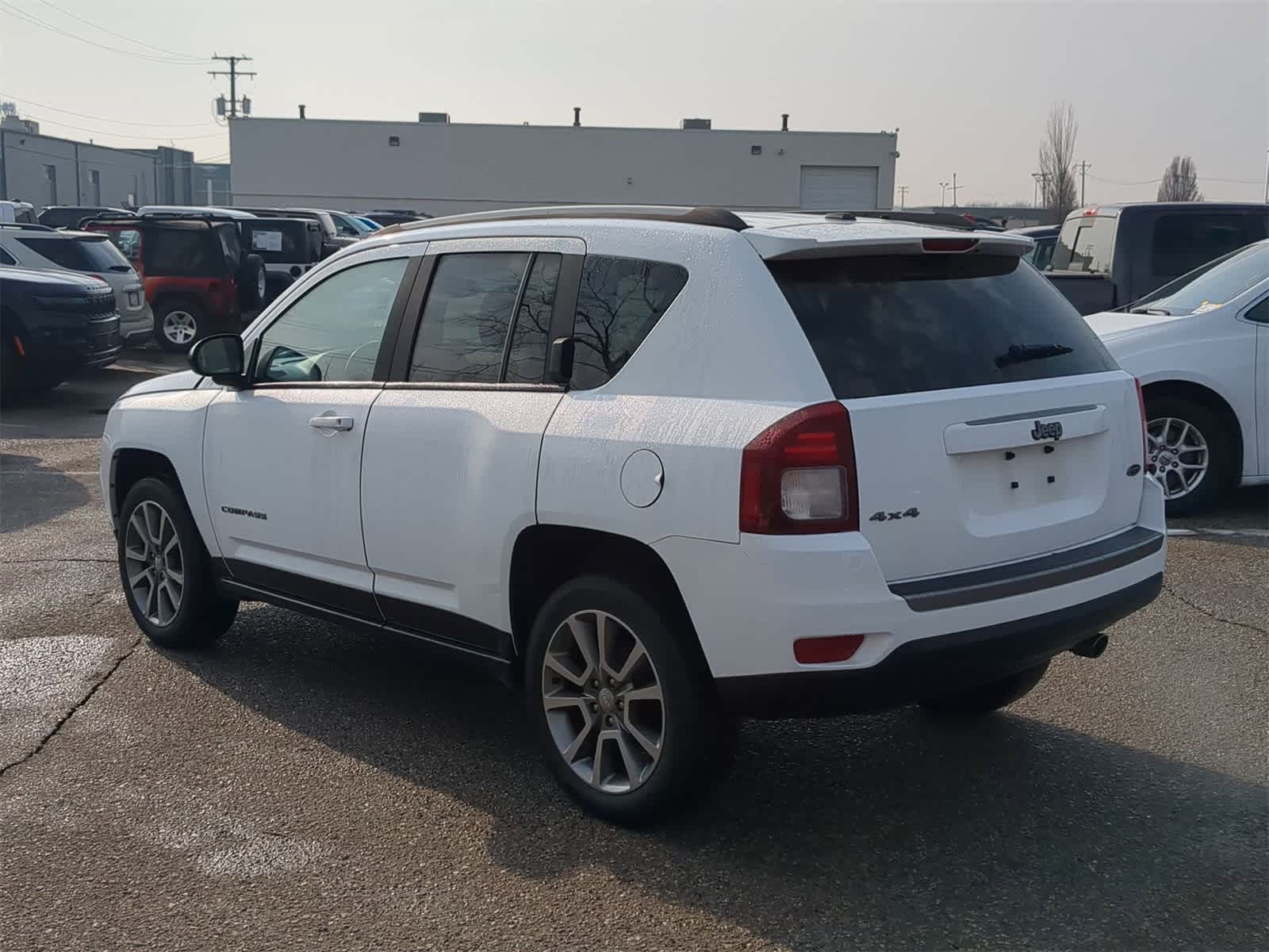 Thumbnail: 2016 Jeep Compass - 12