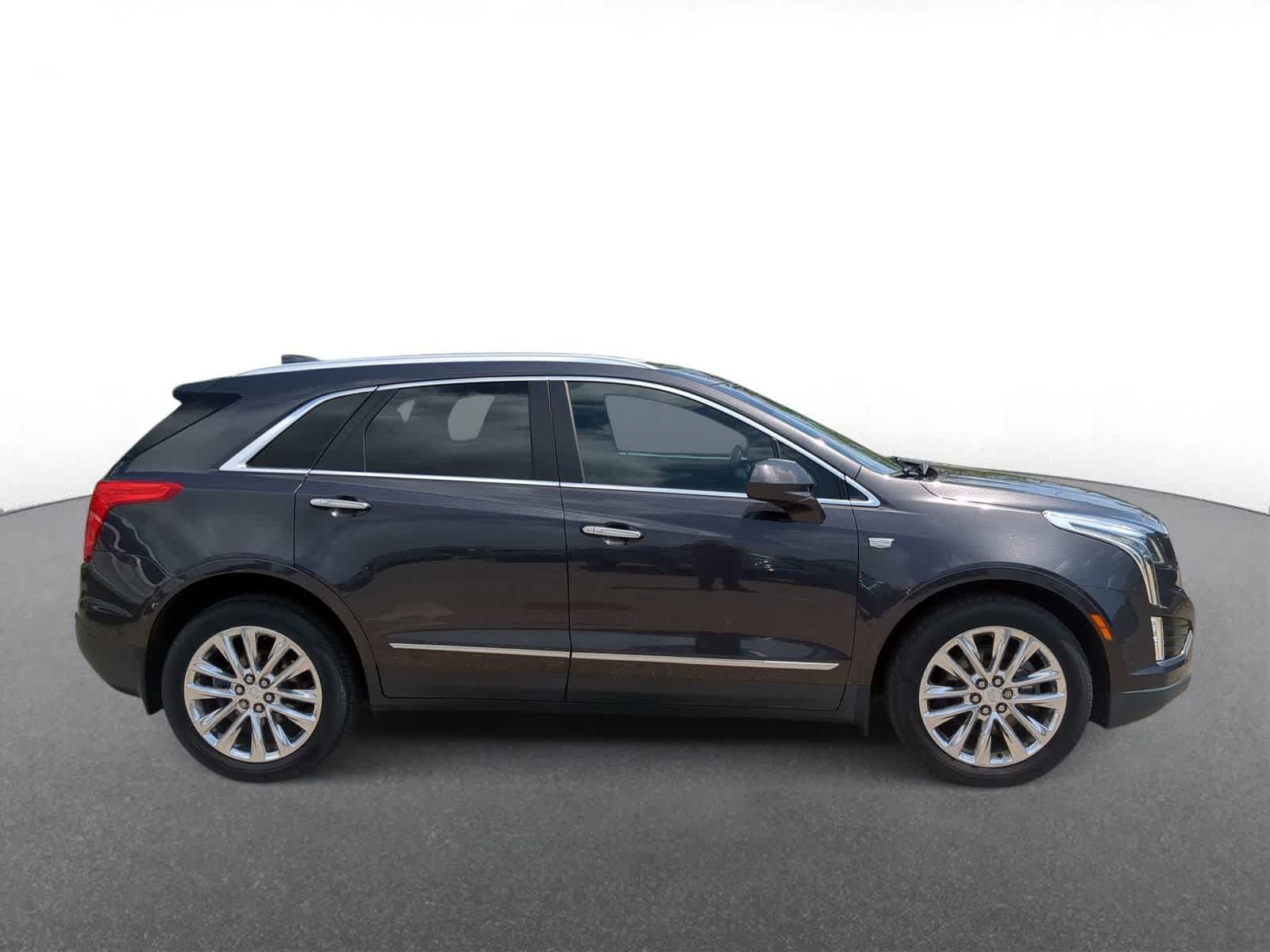 Thumbnail: 2017 Cadillac XT5 - 9