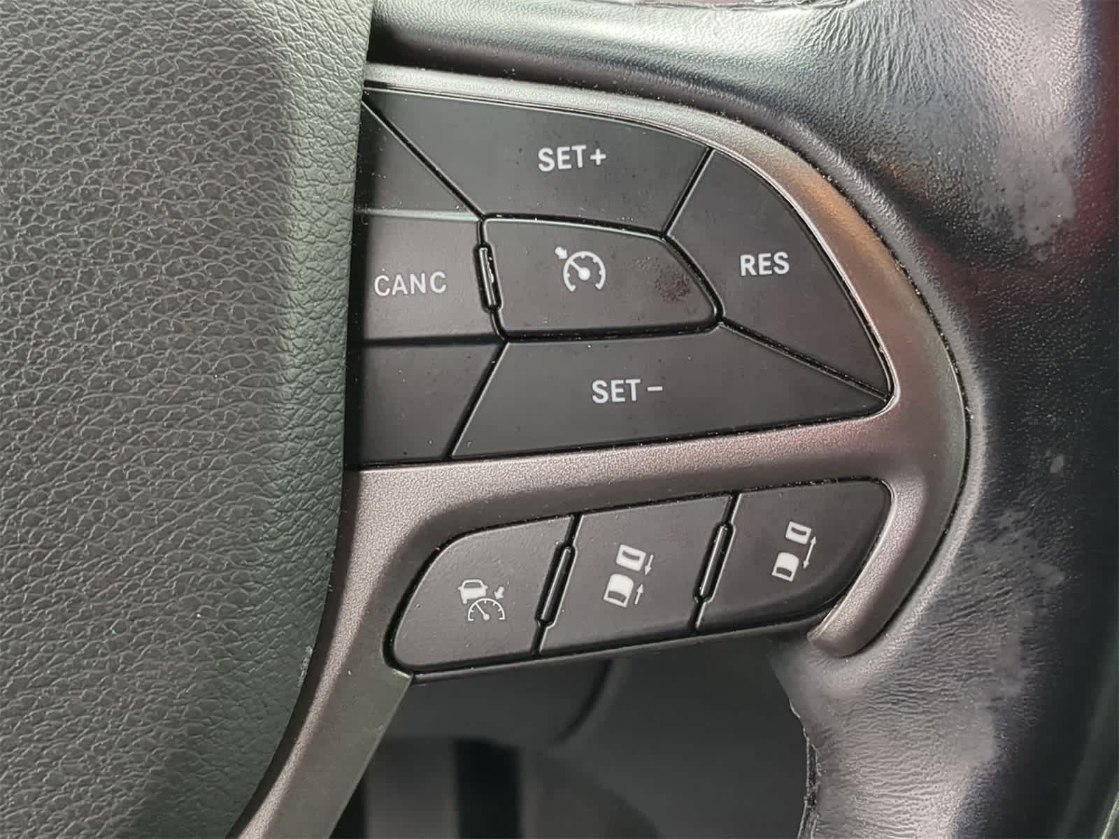 Thumbnail: 2020 Jeep Grand Cherokee - 31